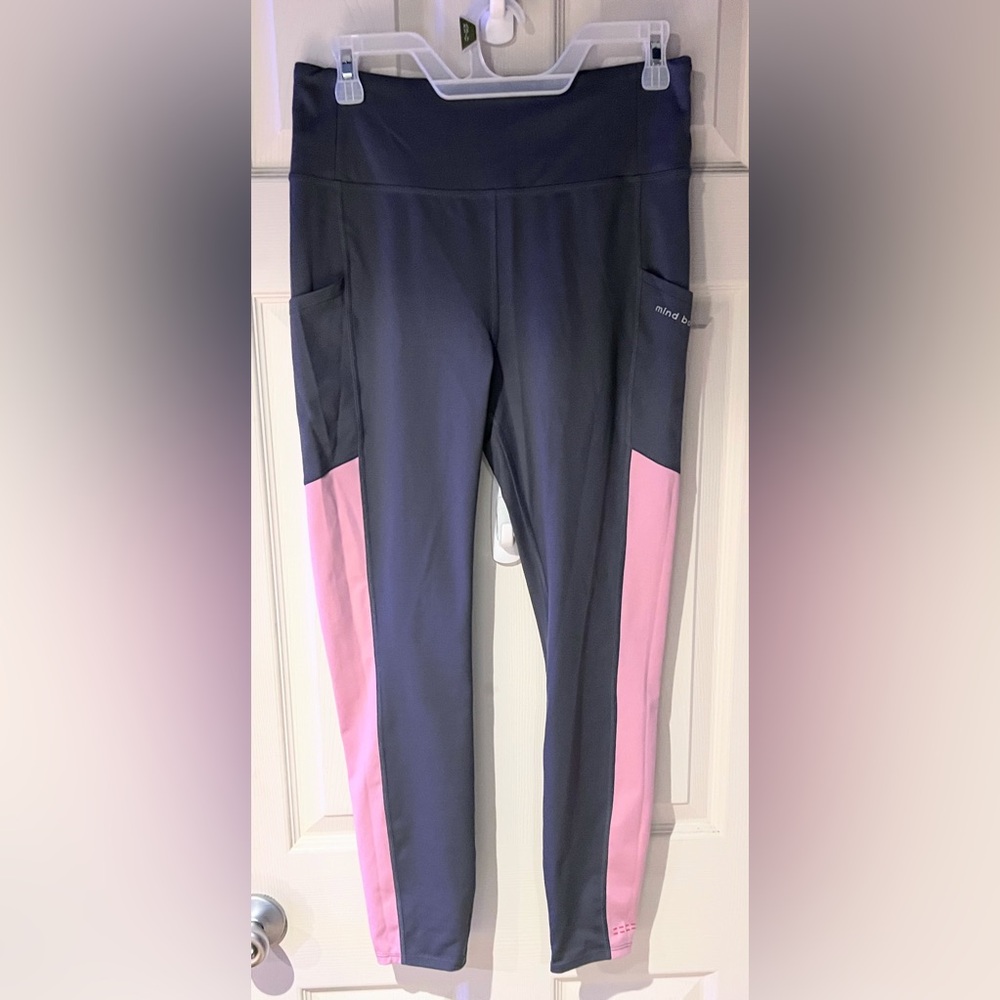 Mind Body Love Navy and Pink Active Leggings Size Medium
